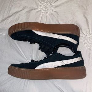 Puma WMNS Suede Platform 'Black Gum' 363559-02